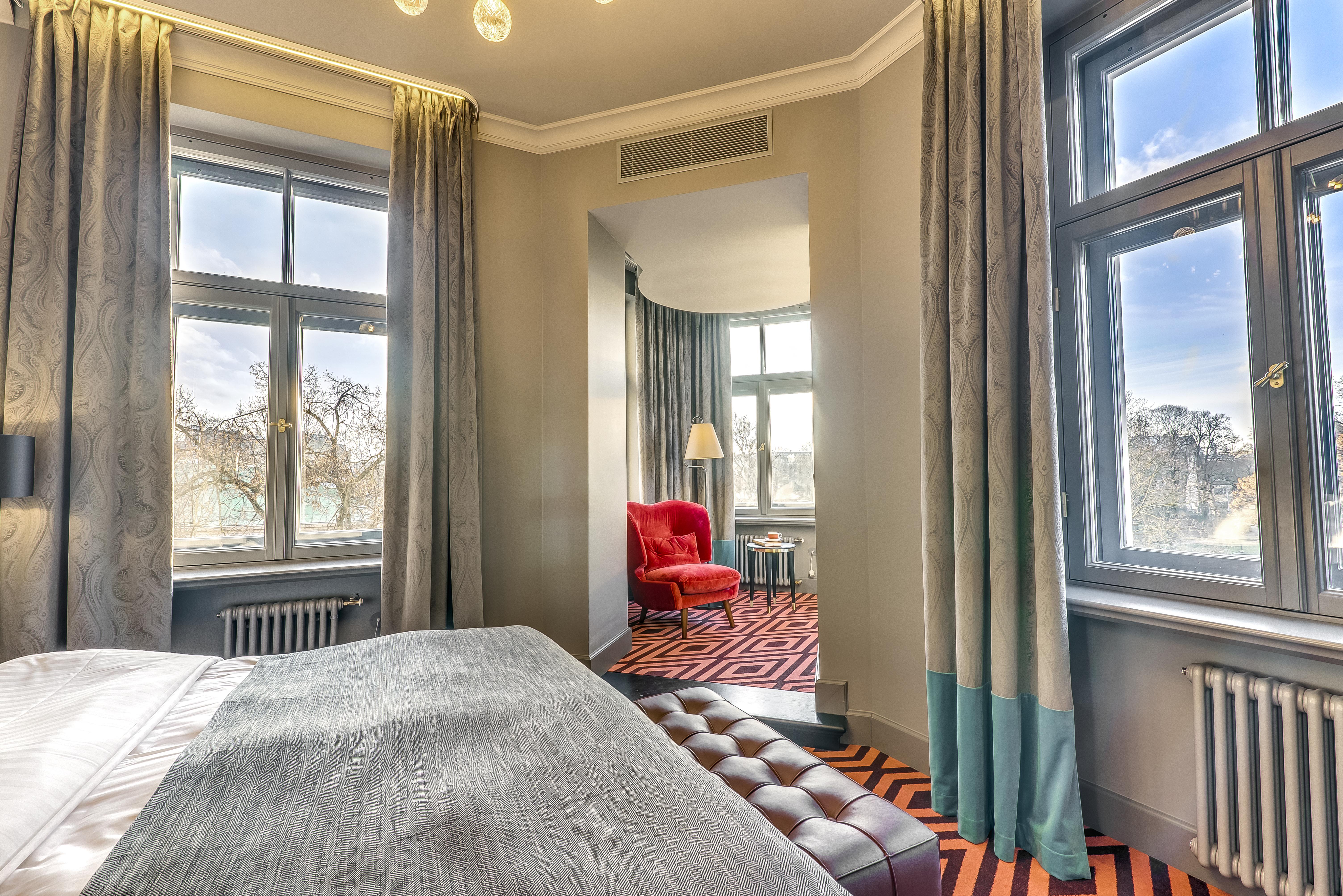 Grand Poet Hotel And Spa By Semarah Riga Ngoại thất bức ảnh A room at the hotel