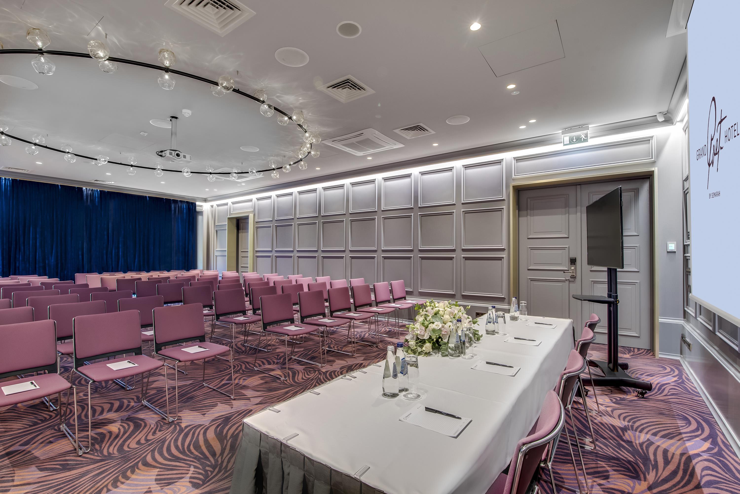 Grand Poet Hotel And Spa By Semarah Riga Ngoại thất bức ảnh The ballroom