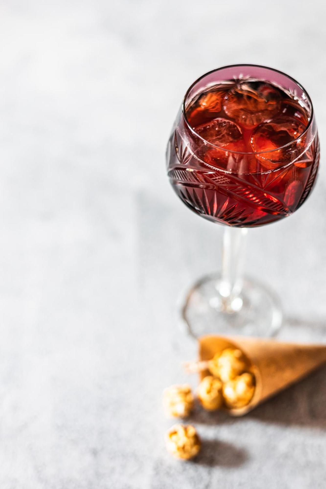 Grand Poet Hotel And Spa By Semarah Riga Ngoại thất bức ảnh A glass of vermouth